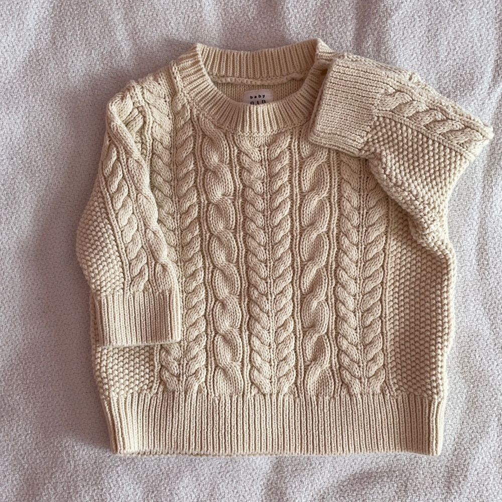 Gap cable knit sweater (3-6 month)